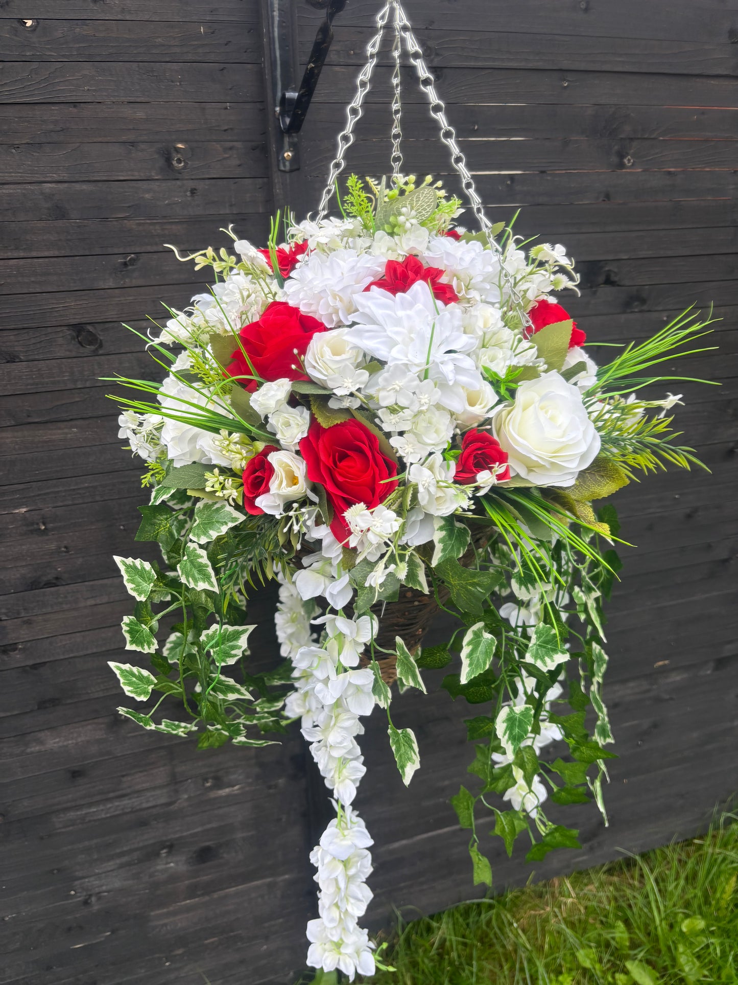 Red & Ivory Deluxe Rattan Basket