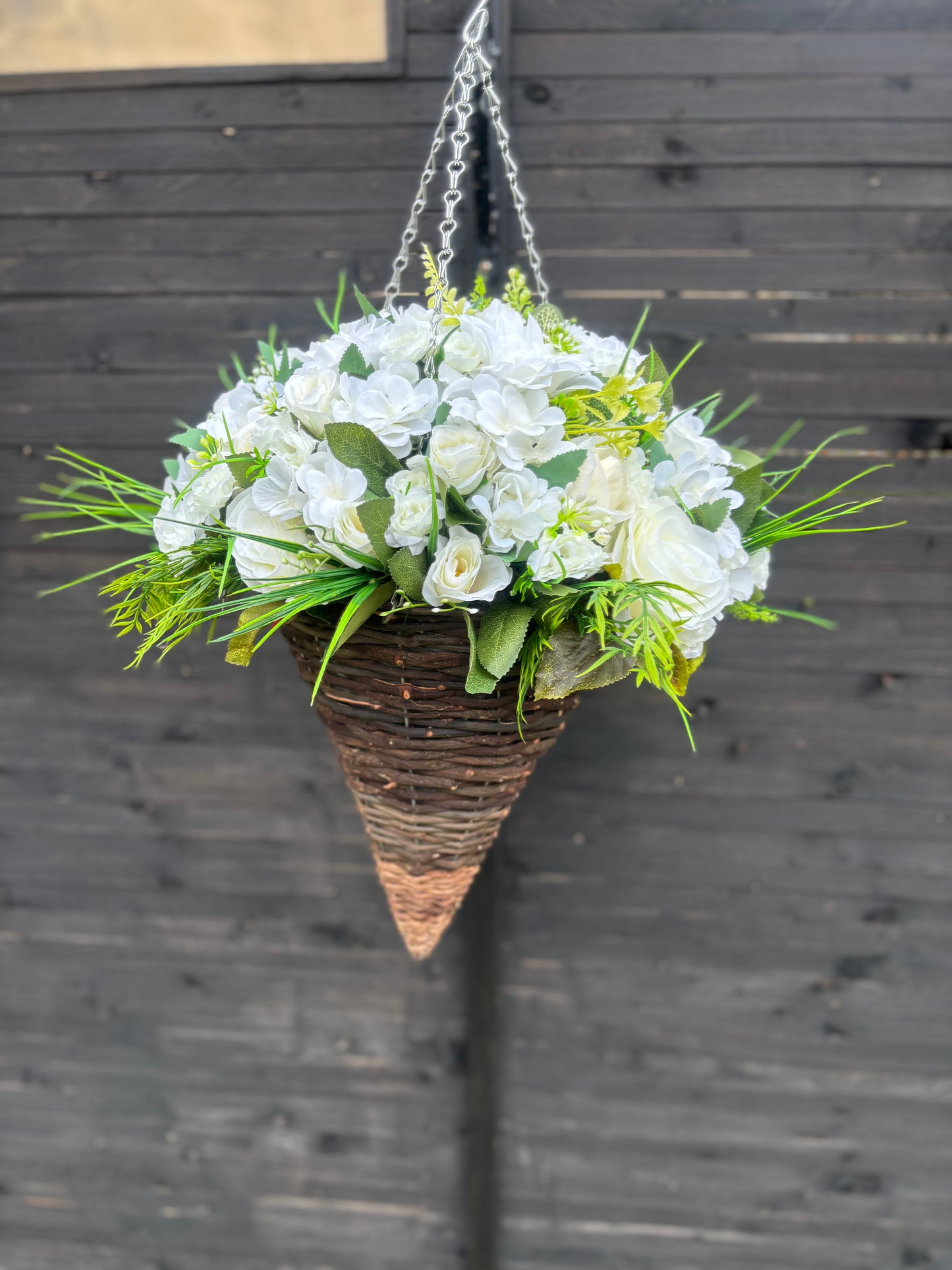 ivory Deluxe no trailers Rattan Basket