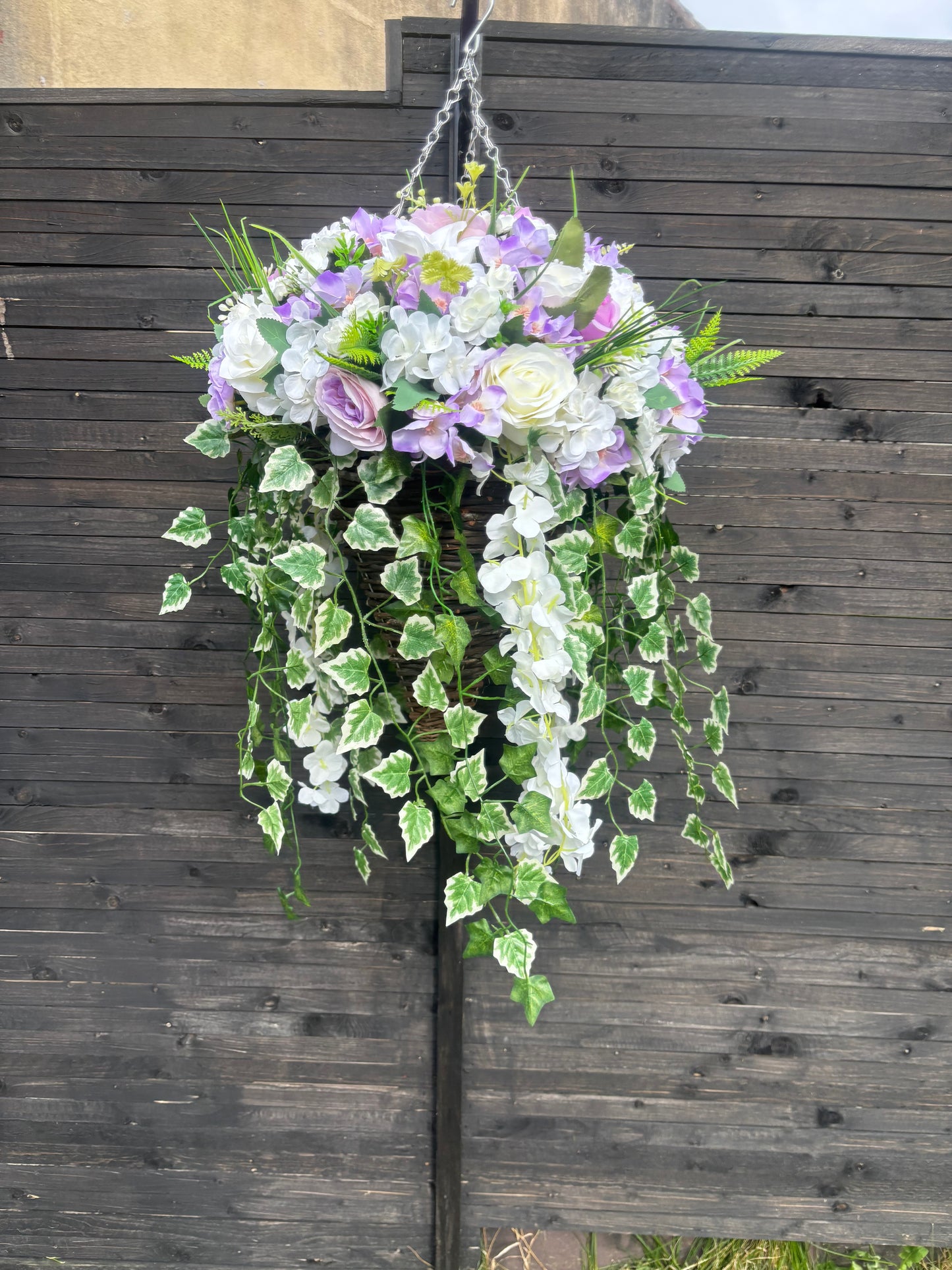Lilac & ivory Deluxe Rattan Basket