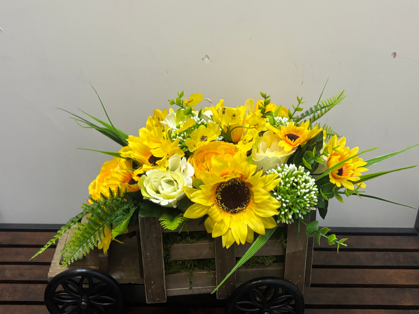 FLOWER TRUCK yellow and ivory