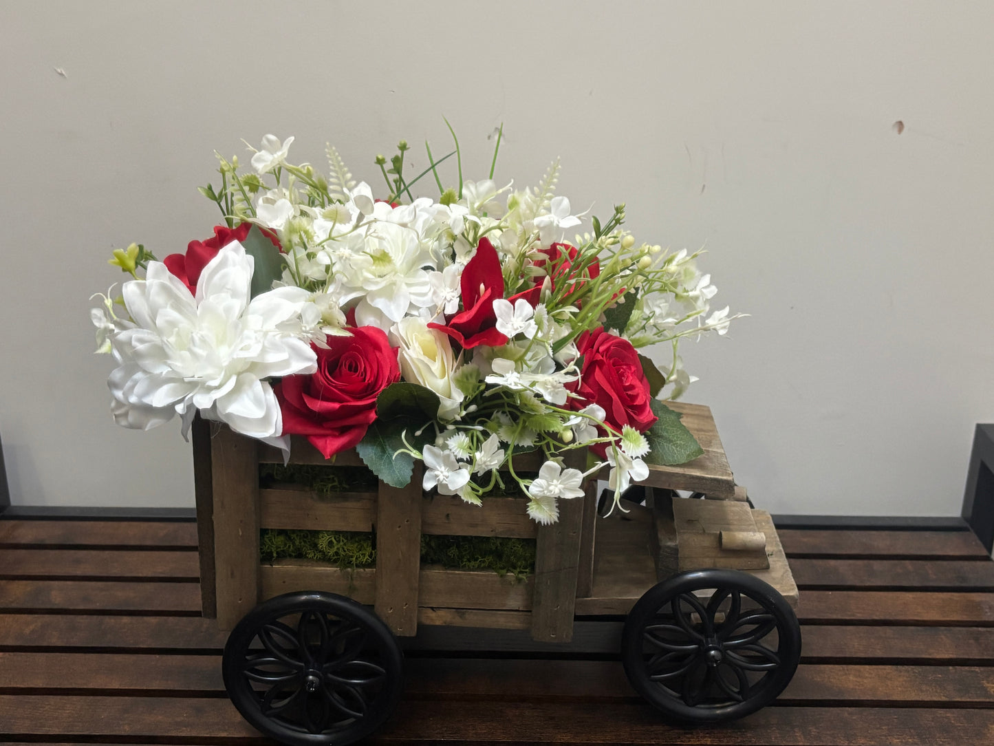 FLOWER TRUCK red and white