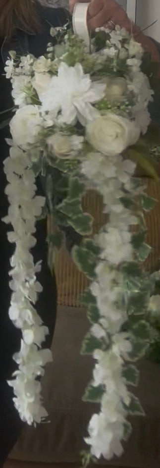 Ivory fence pot