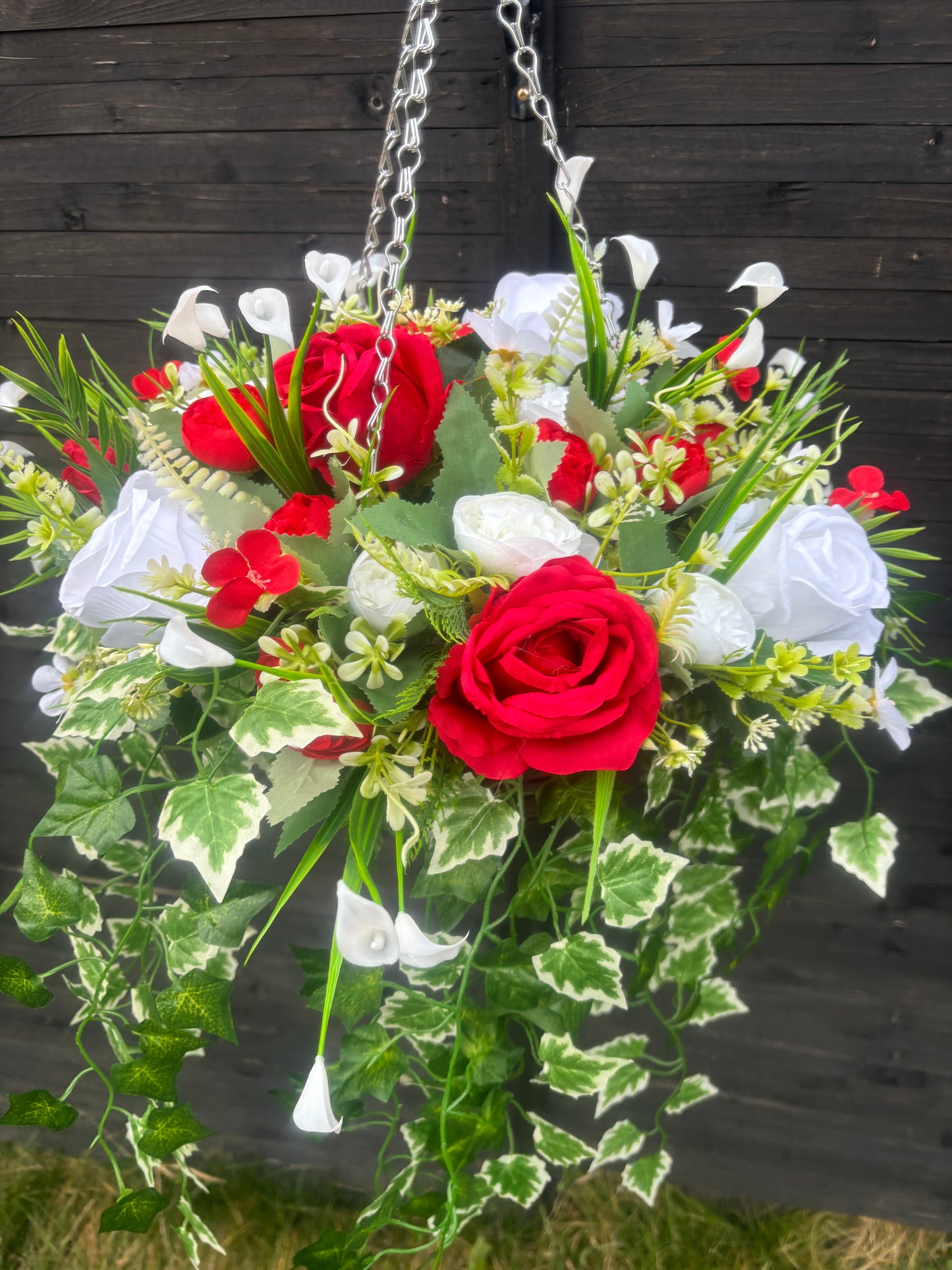 Red & Ivory Deluxe Rattan Basket