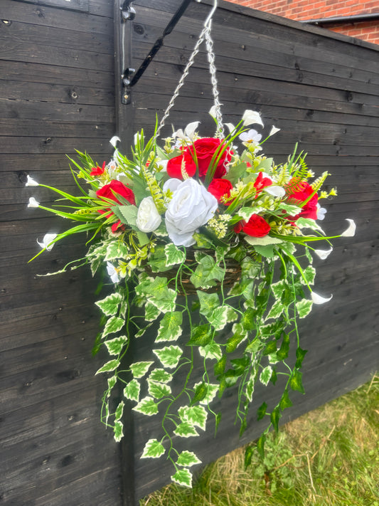 Red & White Deluxe Rattan Basket