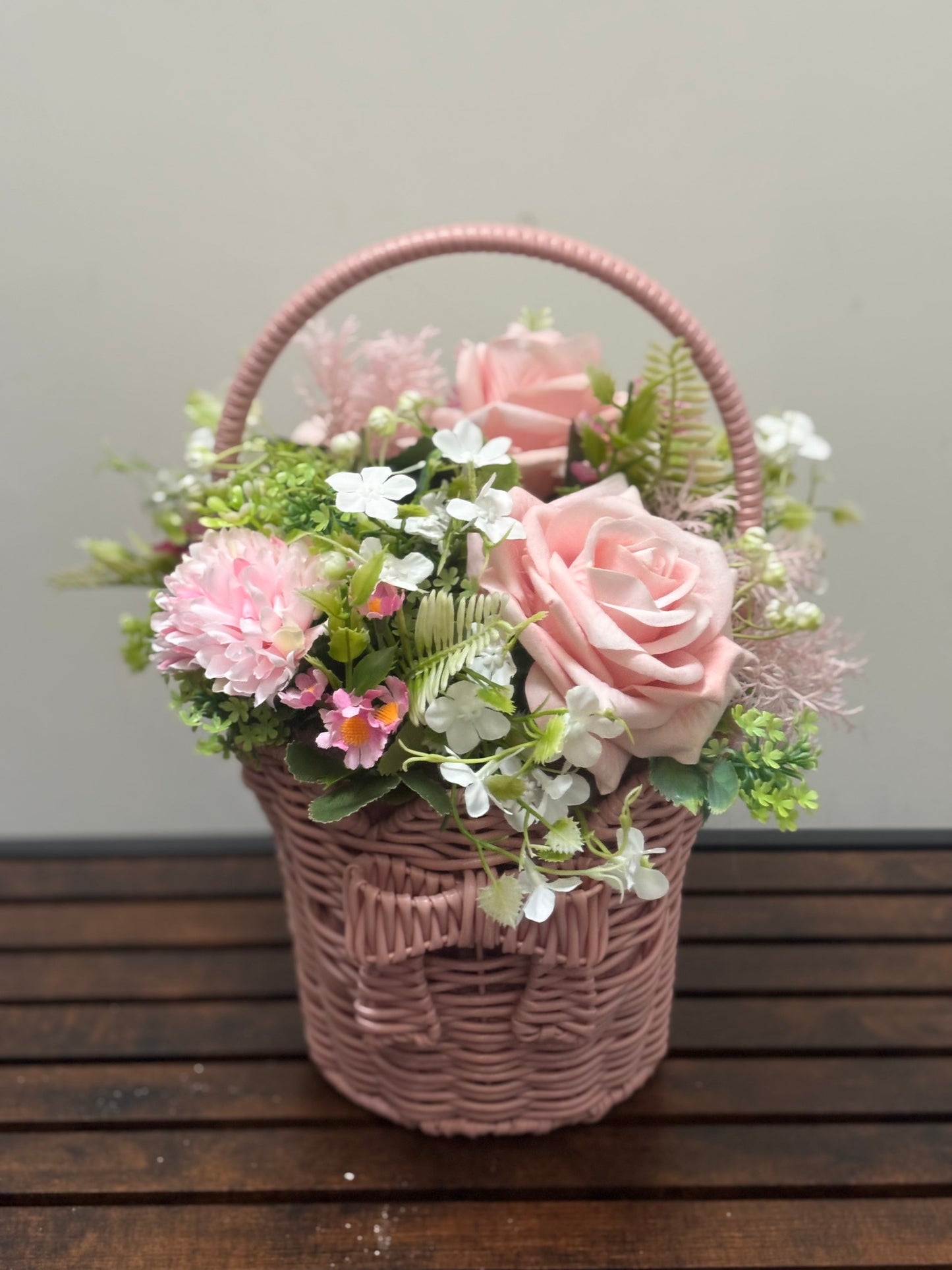 Rose pink flower Basket